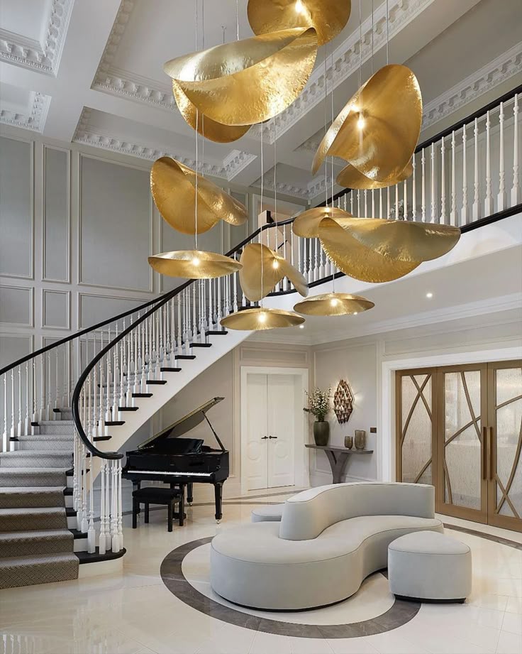 Custom Chandeliers تصميم صميم وتصنيع الثريات (الشاندليير) حسب الطلب